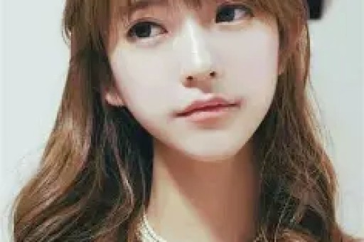 内娱清纯女星偷闯日本拍艳情片被网友当场撞破