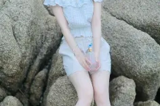 1天曝3大瓜！顶流女星签协议、约会激吻、知三当三各个炸裂