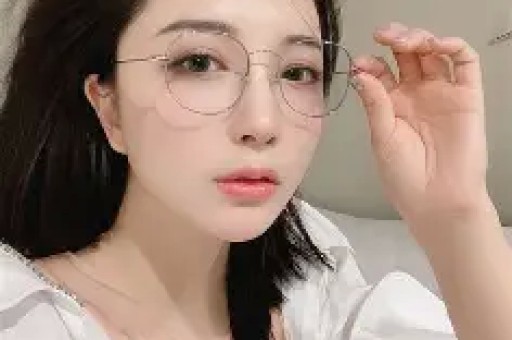 10年前那个放弃百万年薪回国当村官的秦玥飞现状如何？
